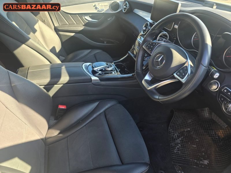 Mercedes-Benz GLC220d AMG Line