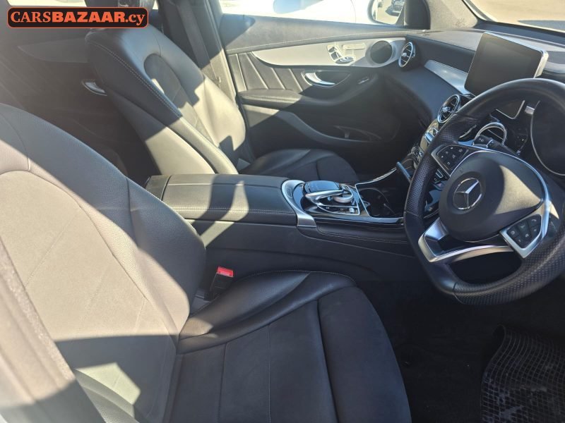 Mercedes-Benz GLC220d AMG Line